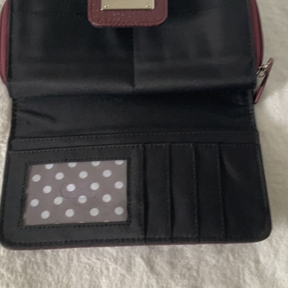 Kenneth Cole Reaction Red Wallet Croc-Embossed Zip-Around - Picture 4 of 6